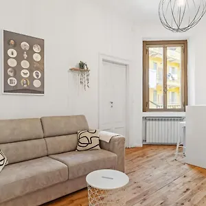 https://apt-navigli-charming-flat.italymilanhotels.net