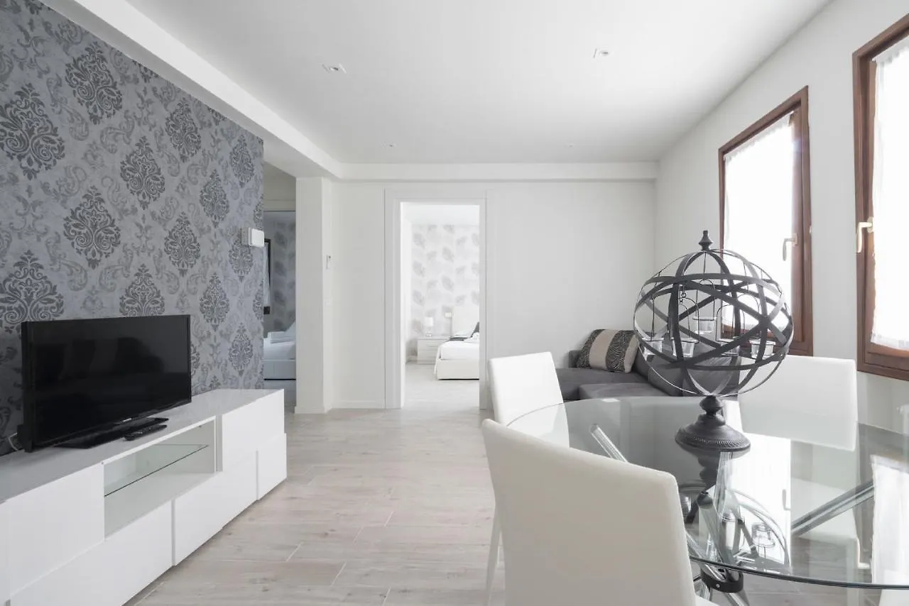 Apartments In San Marco With Canal View By Wonderful Italy Venecia