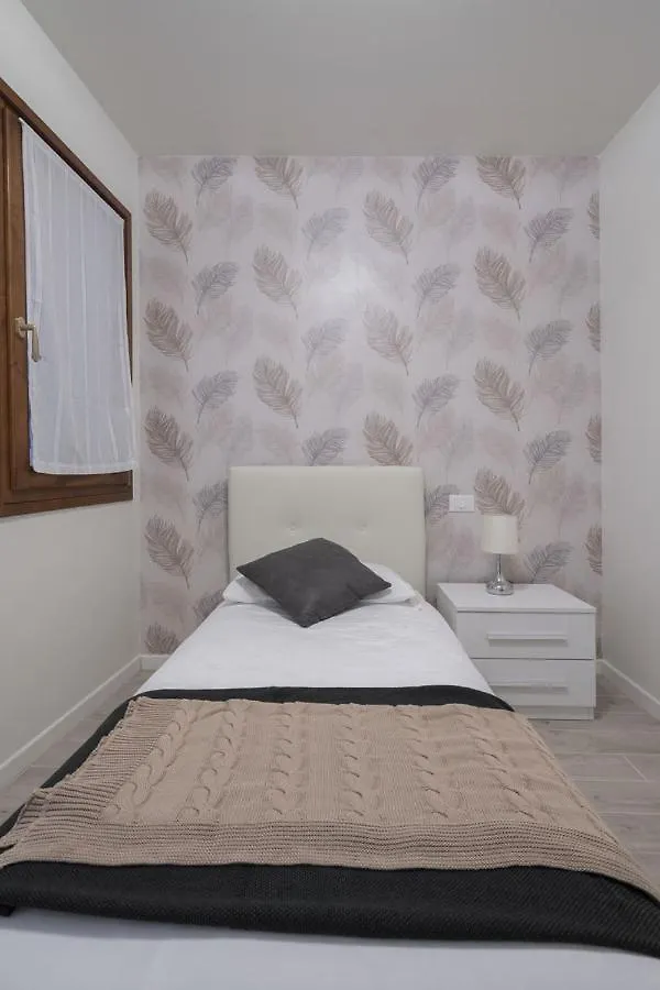 Apartments In San Marco With Canal View By Wonderful Italy Venecia