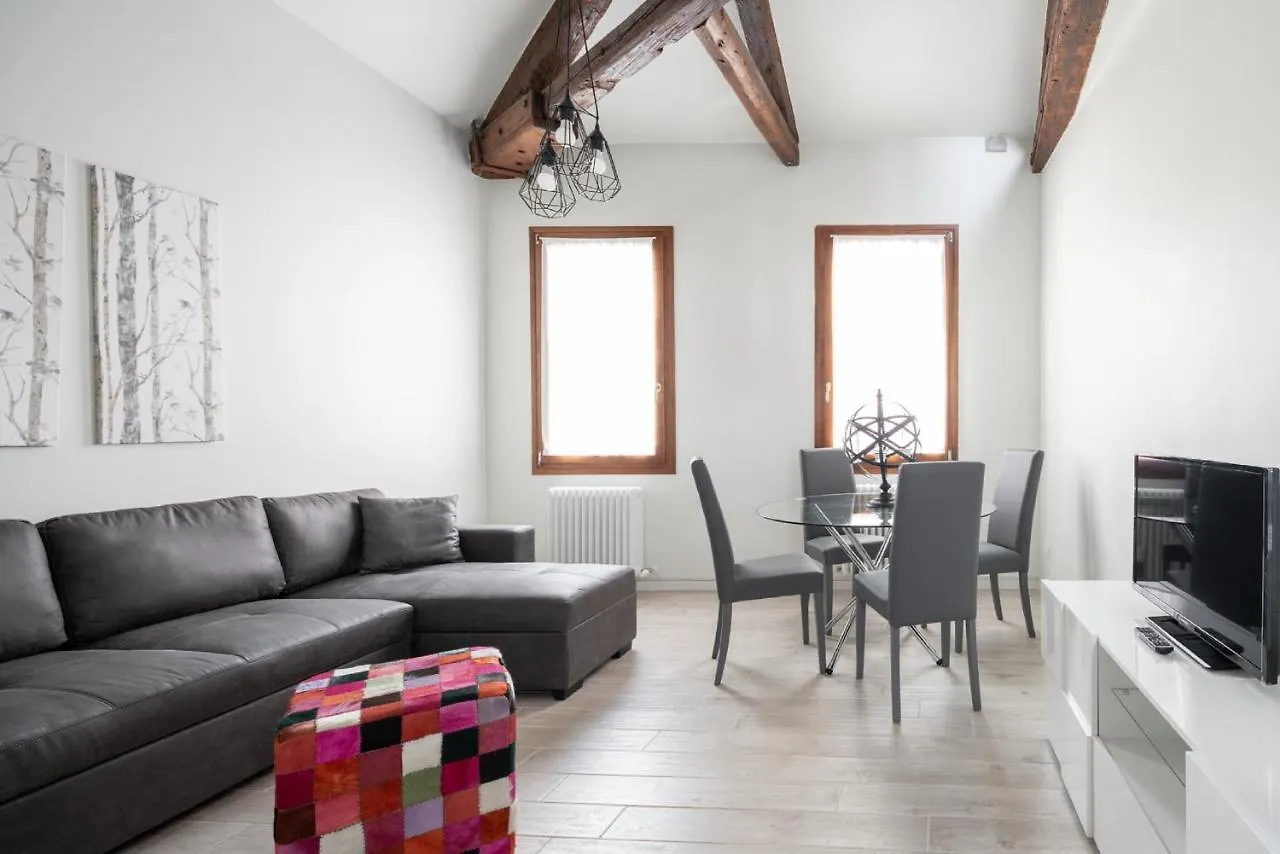 Apartments In San Marco With Canal View By Wonderful Italy Venecia