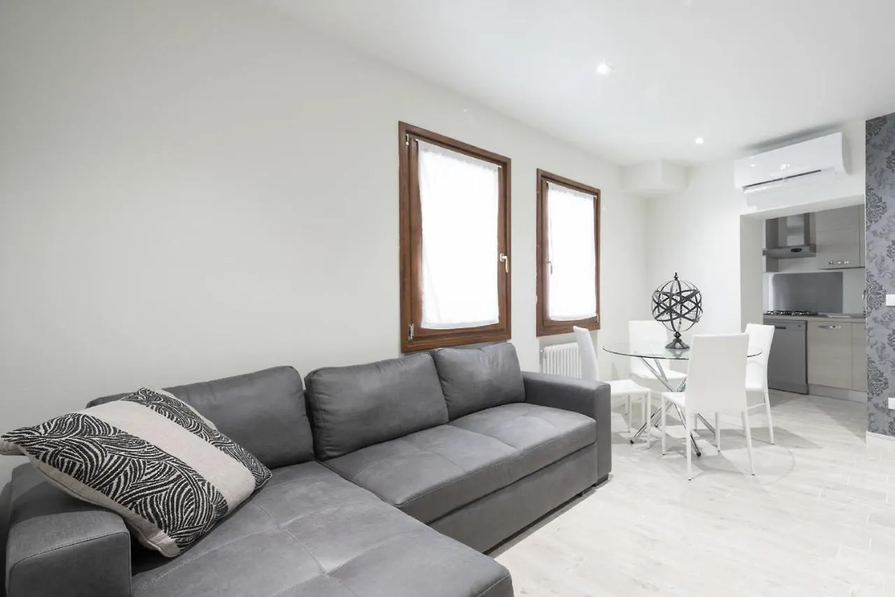 Apartments In San Marco With Canal View By Wonderful Italy Venecia